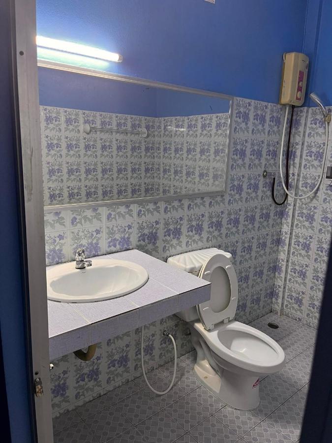 Metro Palace Сатун Екстериор снимка